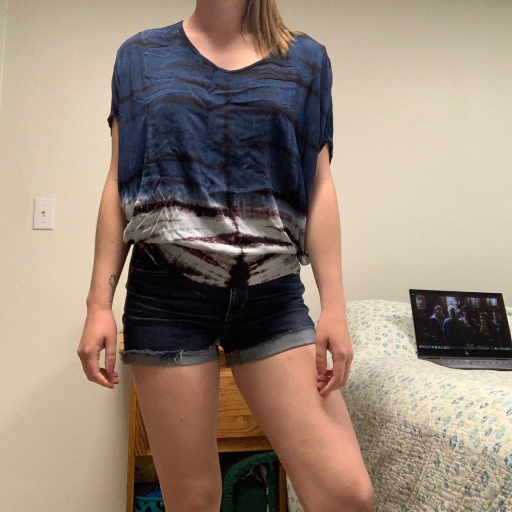 Buckle dyed blouse